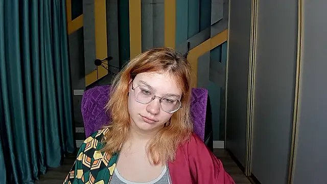 AngelinaLow nude strip on cam for live sex video chat