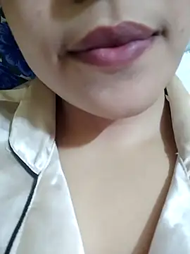 Anki-doll nude strip on cam for live sex video chat