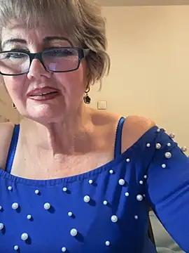 BoloshkaBlonda nude strip on cam for live sex video chat