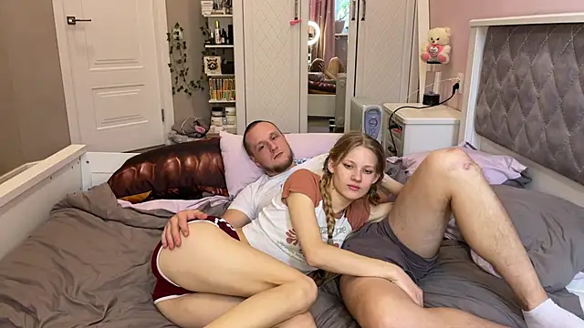 Daisy_Couple nude strip on cam for live sex video chat