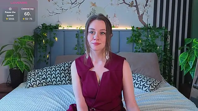 SkyHelen nude strip on cam for live sex video chat
