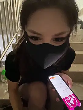 Carlin-yiyi nude strip on cam for live sex video chat