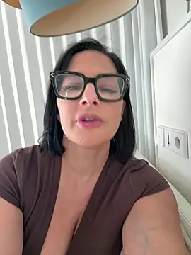 French_mature nude strip on cam for live sex video chat