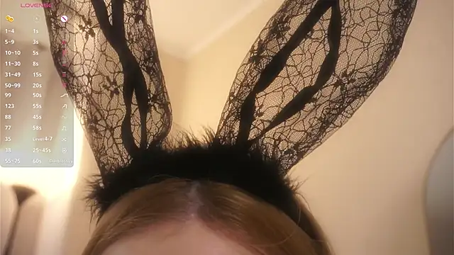 BeckiHoffer nude strip on cam for live sex video chat