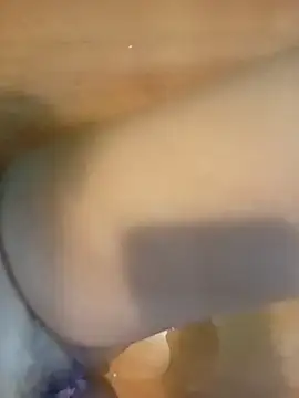 HonyHanna nude strip on cam for live sex video chat
