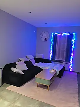 JuneLaFrenchie nude strip on cam for live sex video chat