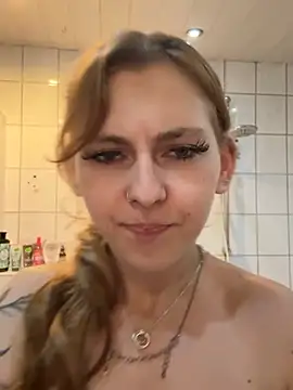 Lina-420 nude strip on cam for live sex video chat