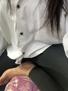 Phardra881 nude strip on cam for live sex video chat