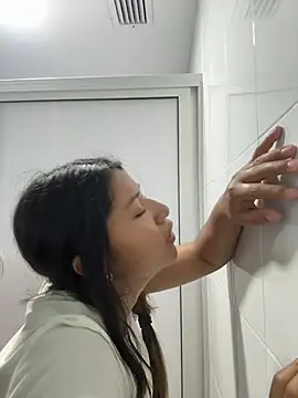 Daliz nude strip on cam for live sex video chat