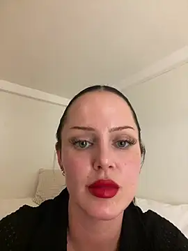molotovmami nude strip on cam for live sex video chat