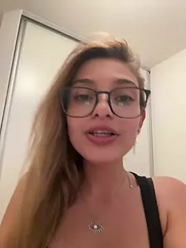 paulinee2006 nude strip on cam for live sex video chat