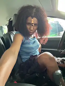 ShantelSexyYoungMilfie nude strip on cam for live sex video chat