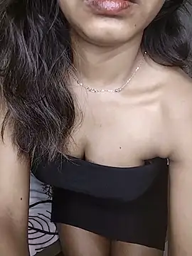 Too_yum_girl nude strip on cam for live sex video chat