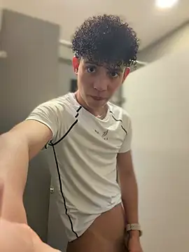 yoursexyjose nude strip on cam for live sex video chat