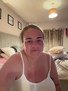Bustygem_ nude strip on cam for live sex video chat